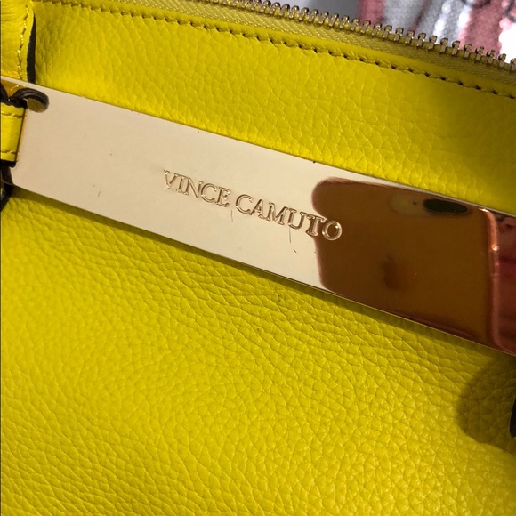 Vince Camuto genuine leather yellow satchel crossbody - Picture 2 of 8